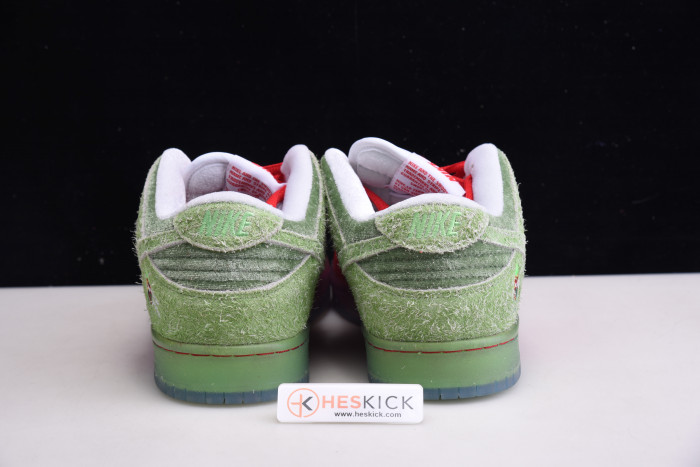 Nike SB Dunk low"strawberry cough" CW7093-601