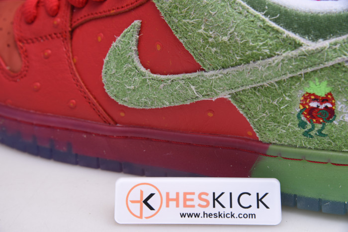 Nike SB Dunk low"strawberry cough" CW7093-601