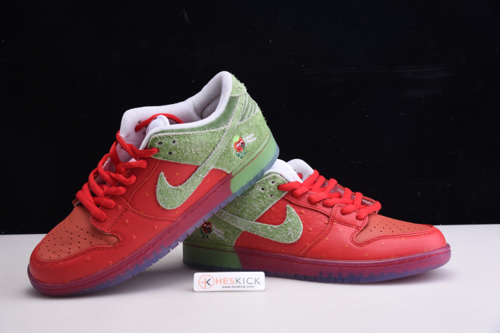 Nike SB Dunk low"strawberry cough" CW7093-601