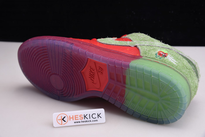 Nike SB Dunk low"strawberry cough" CW7093-601