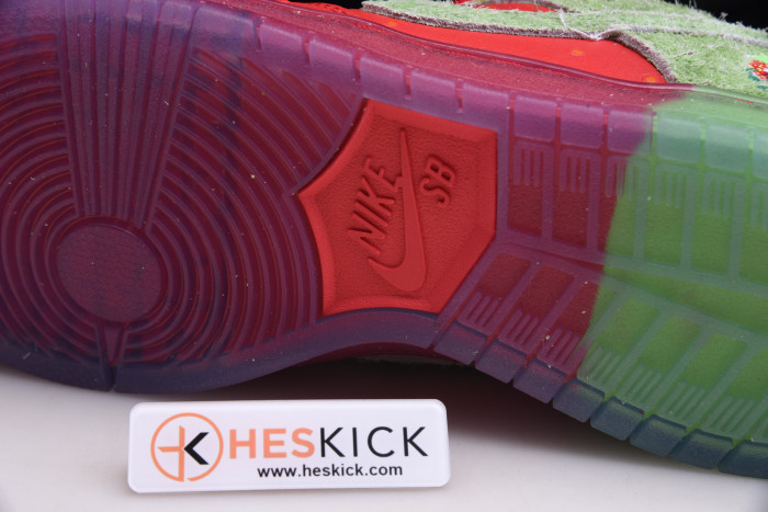 Nike SB Dunk low"strawberry cough" CW7093-601
