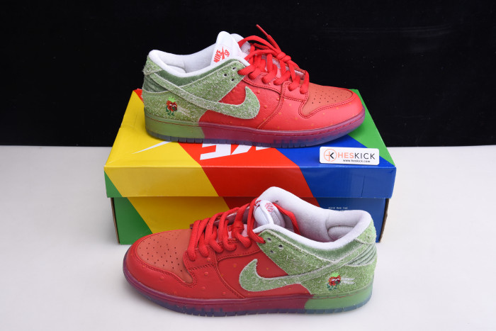 Nike SB Dunk low"strawberry cough" CW7093-601