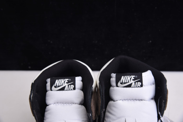 AIR Jordan 1 Retro High Dark Mocha 555088-105