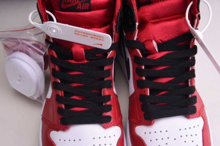 Air Jordan 1 Retro High Satin Snake Chicago CD0461-601