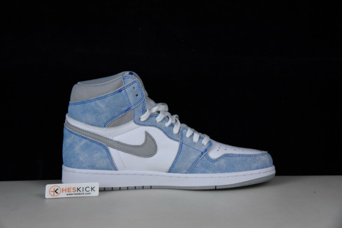 Air Jordan 1 Retro High OG Hyper Royal 555088-402
