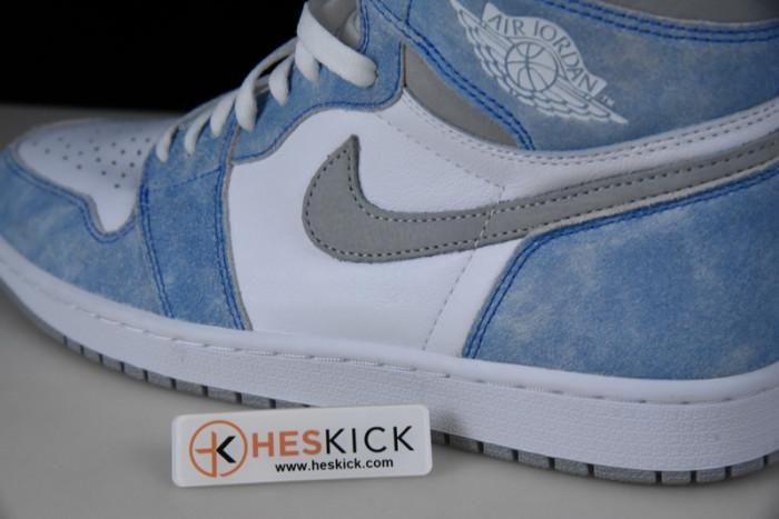 Air Jordan 1 Retro High OG Hyper Royal 555088-402