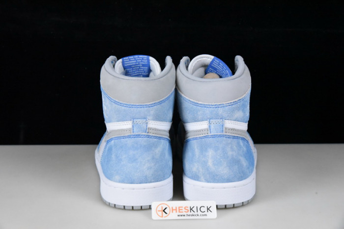 Air Jordan 1 Retro High OG Hyper Royal 555088-402
