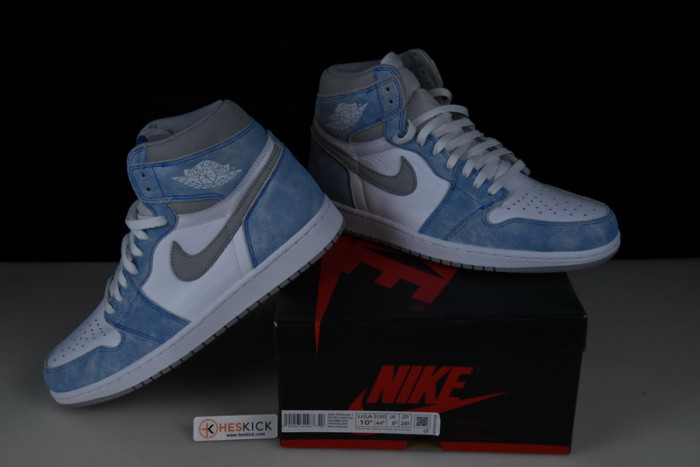 Air Jordan 1 Retro High OG Hyper Royal 555088-402