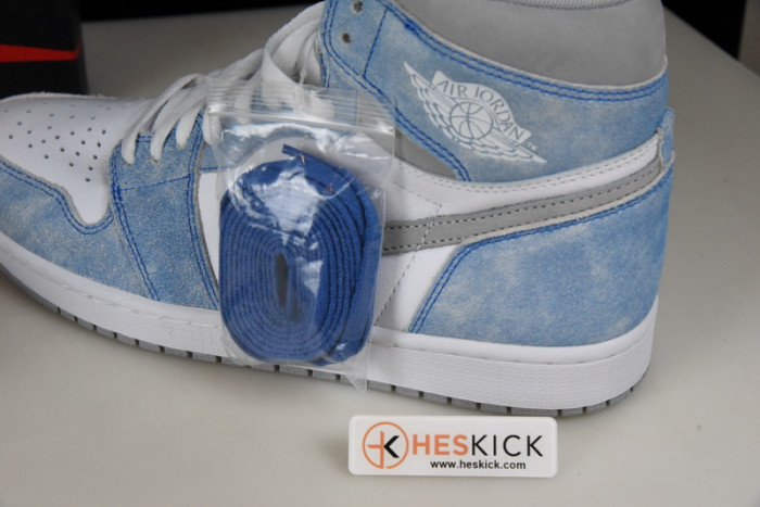 Air Jordan 1 Retro High OG Hyper Royal 555088-402