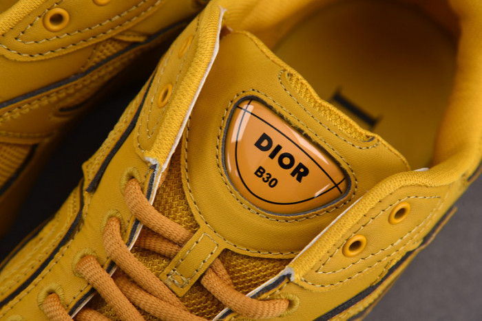 D10R B30 SNEAKER