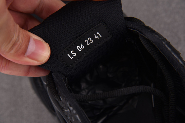 D10R B30 SNEAKER