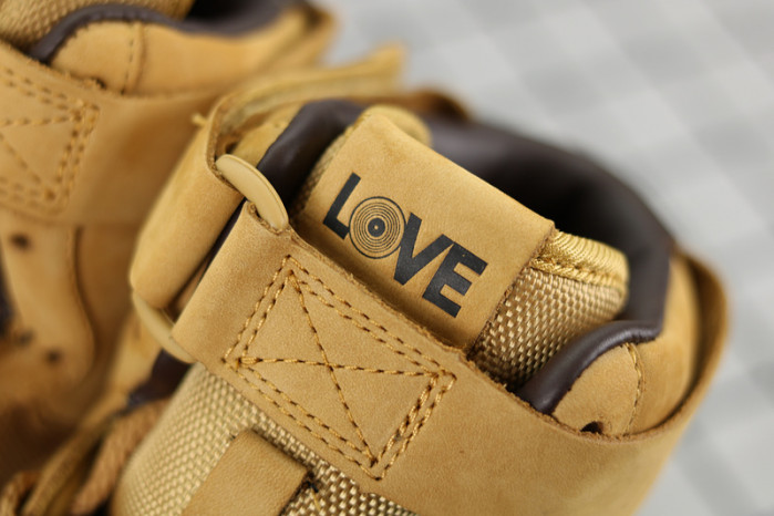 AIR FORCE 1 HIGH BOBBITO MAC N CHEESE 318431-771