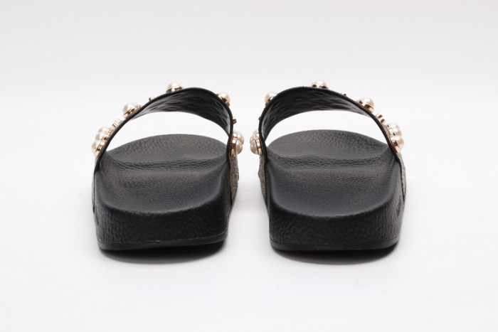 Gu66 SLIPPERS