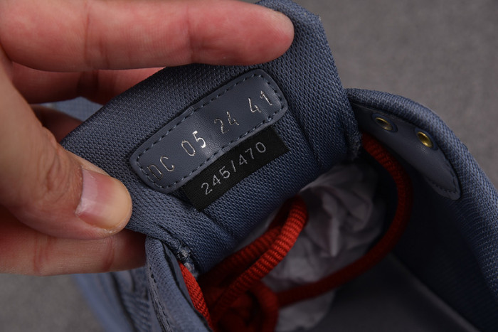 D10R B30 SNEAKER
