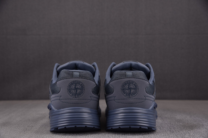 D10R B30 SNEAKER