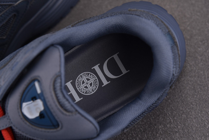 D10R B30 SNEAKER