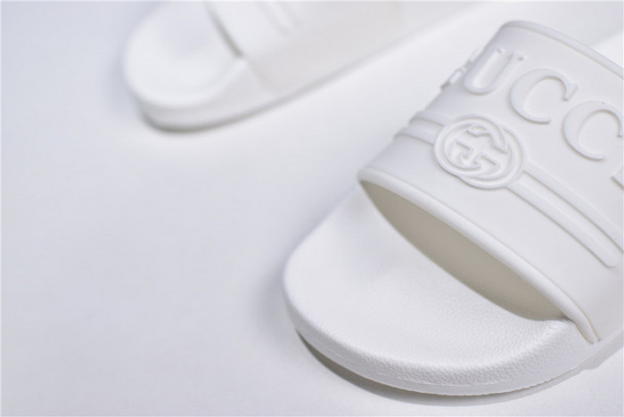 Gu66 SLIPPERS
