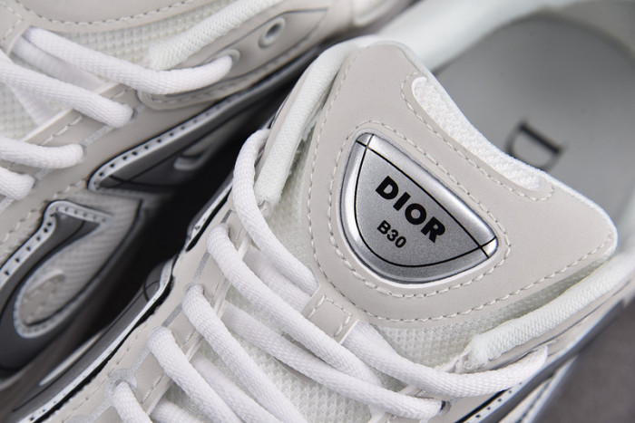D10R B30 SNEAKER