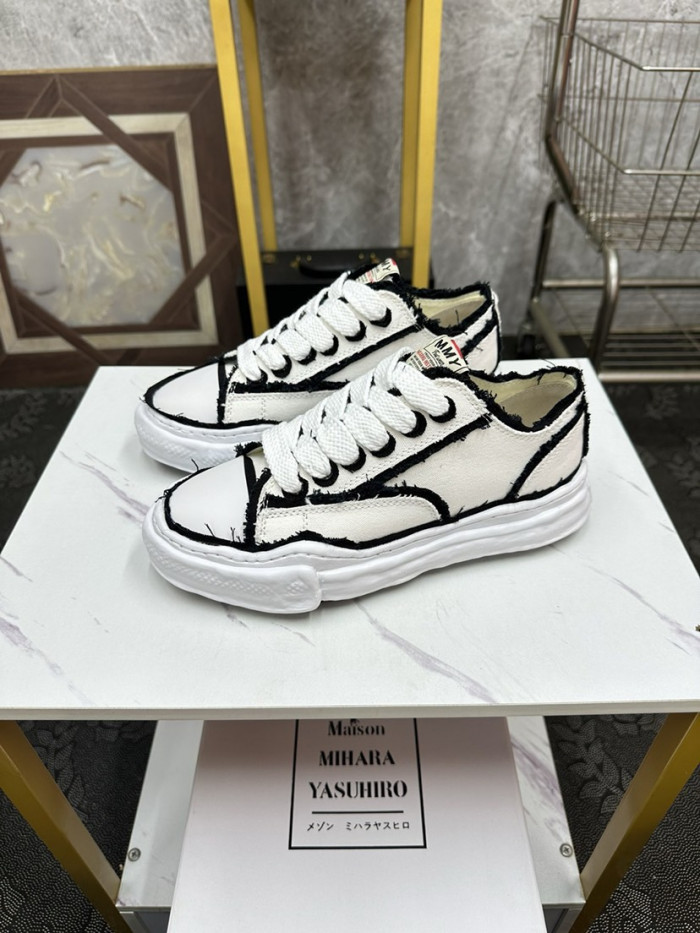 MAISON MIHARA YASUHIRO SNEAKER