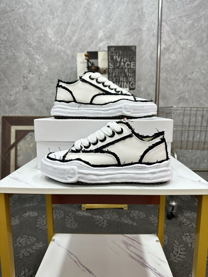 MAISON MIHARA YASUHIRO SNEAKER
