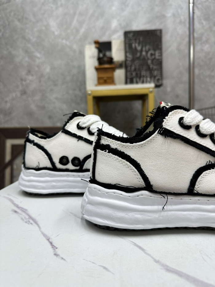 MAISON MIHARA YASUHIRO SNEAKER