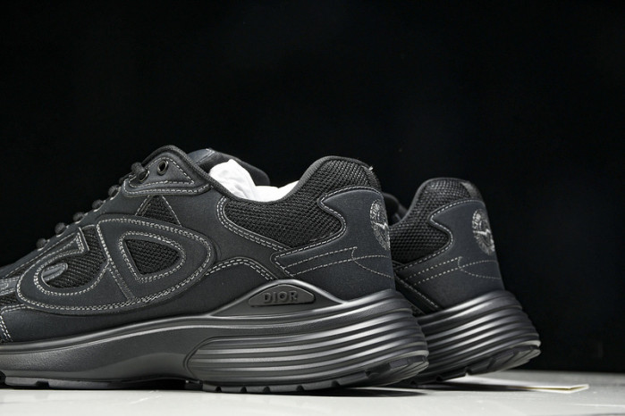 D10R B30 SNEAKER