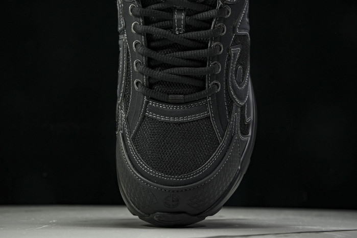 D10R B30 SNEAKER