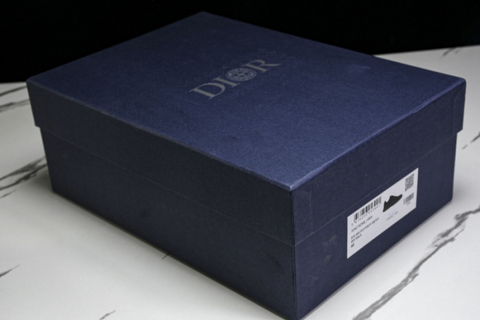 D10R B30 SNEAKER