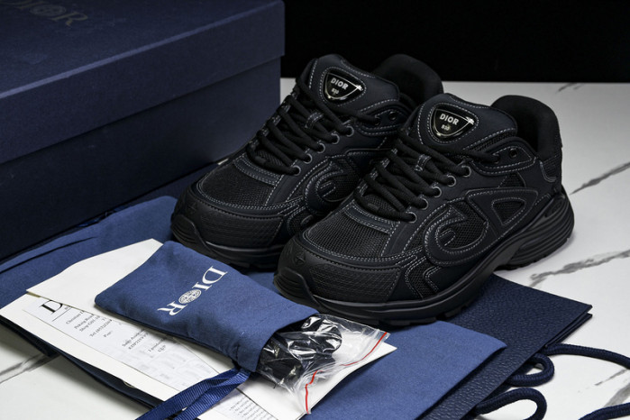 D10R B30 SNEAKER