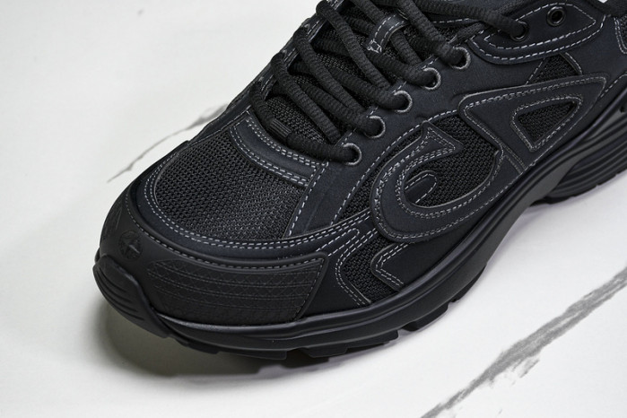 D10R B30 SNEAKER
