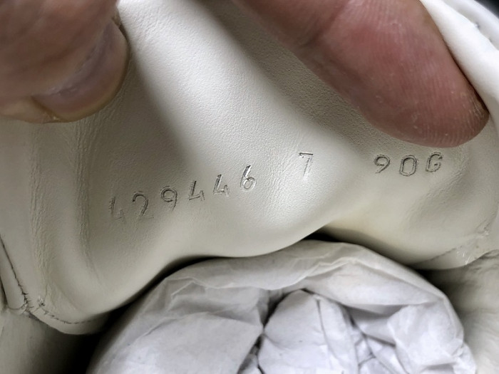 Gu66 Ace Embroidered Low-Top Sneaker white with logo