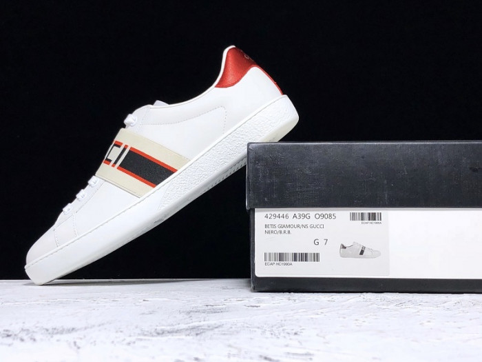 Gu66 Ace Embroidered Low-Top Sneaker