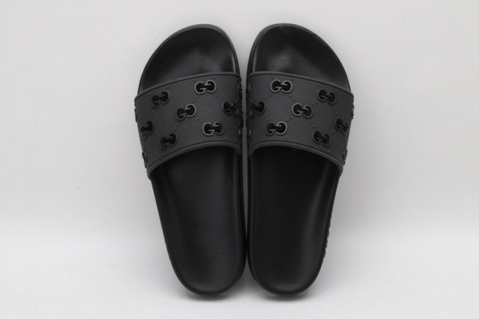 Gu66 SLIPPERS