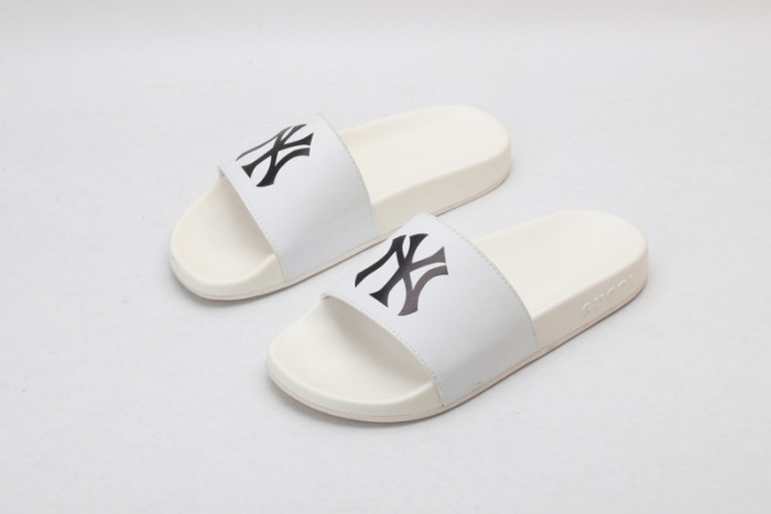 Gu66 SLIPPERS