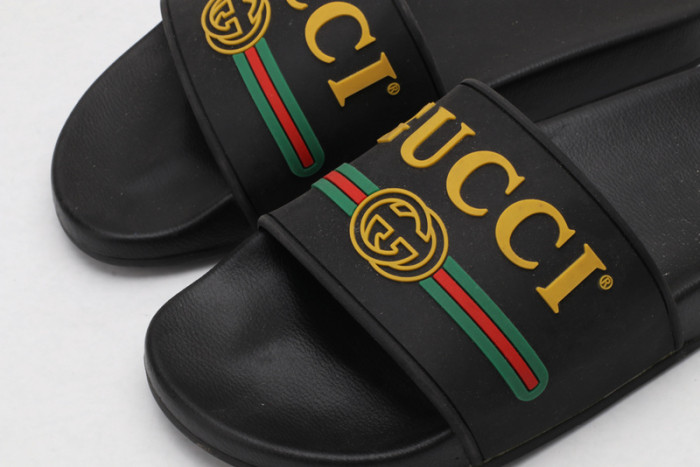 Gu66 SLIPPERS