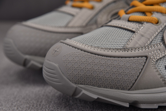 D10R B30 SNEAKER