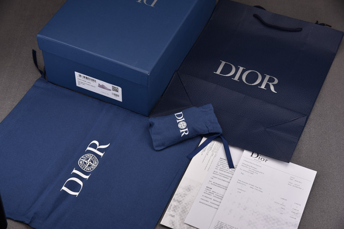D10R B30 SNEAKER