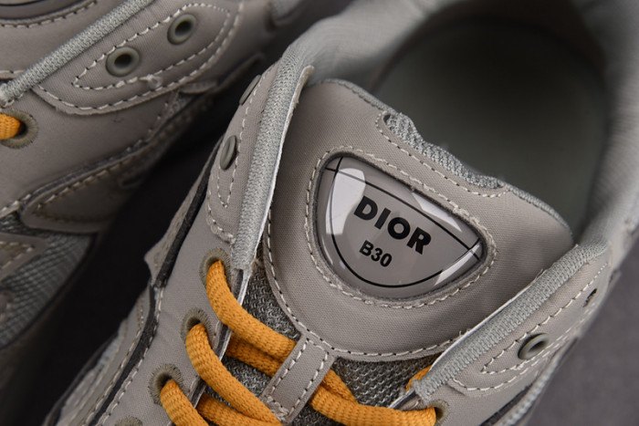 D10R B30 SNEAKER