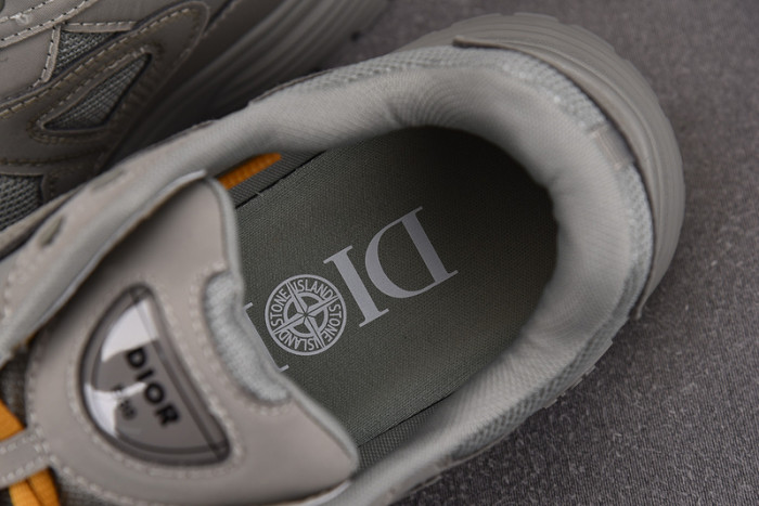 D10R B30 SNEAKER